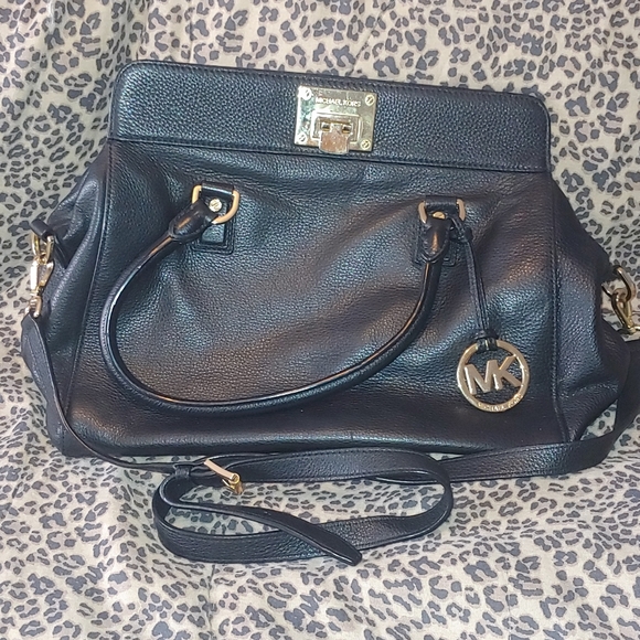 Micheal Kors purse - Picture 1 of 4